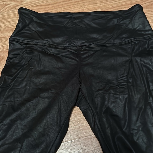 Noli Yoga Black Liquid Leggings size M NWOT - Picture 4 of 6